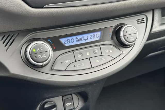 Toyota Yaris (2018) thumbnail 19