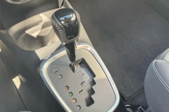 Toyota Yaris (2020) thumbnail 13