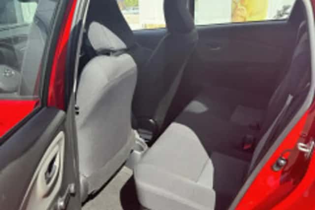 Toyota Yaris (2020) thumbnail 5