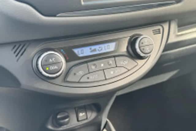Toyota Yaris (2020) thumbnail 6