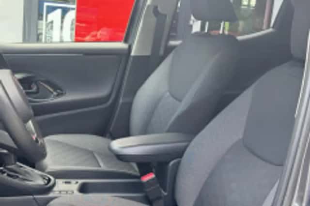 Toyota Yaris (2024) thumbnail 6