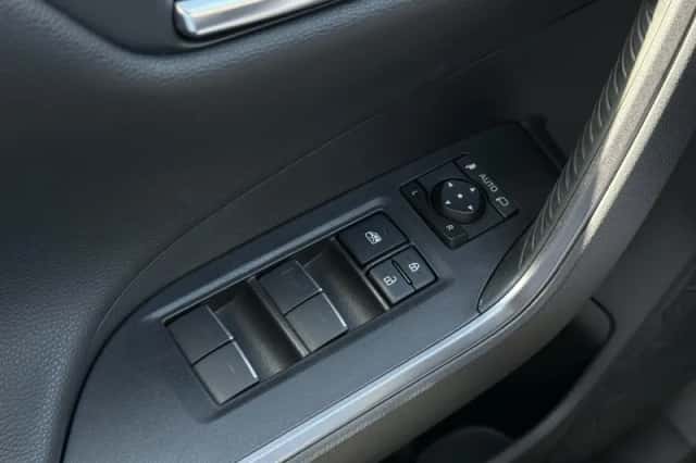 Toyota RAV4 (2025) thumbnail 23