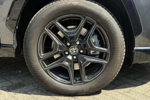 Toyota RAV4 (2025) thumbnail 30