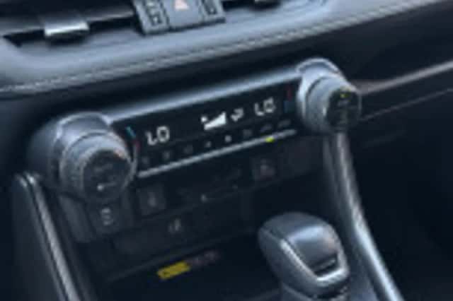 Toyota RAV4 (2025) thumbnail 49