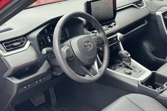Toyota RAV4 (2024) thumbnail 15