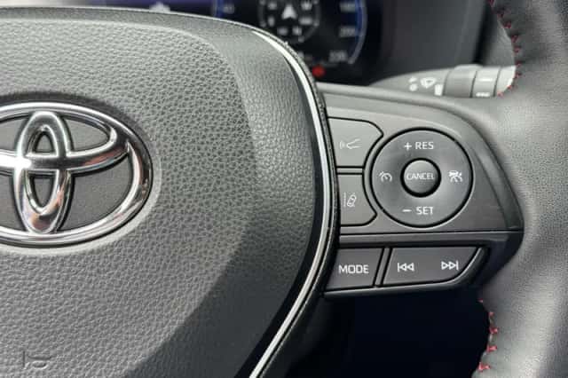 Toyota RAV4 (2024) thumbnail 24