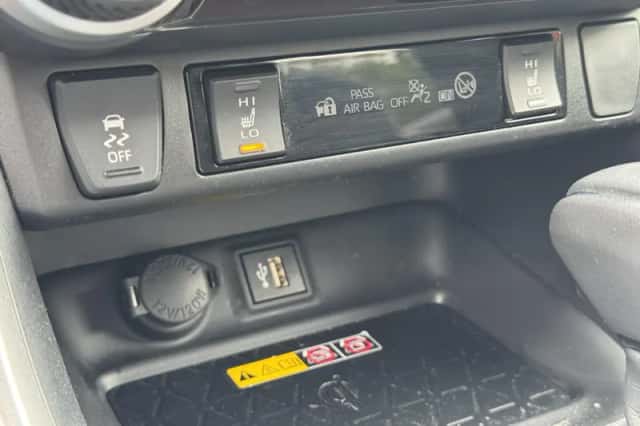 Toyota RAV4 (2024) thumbnail 26