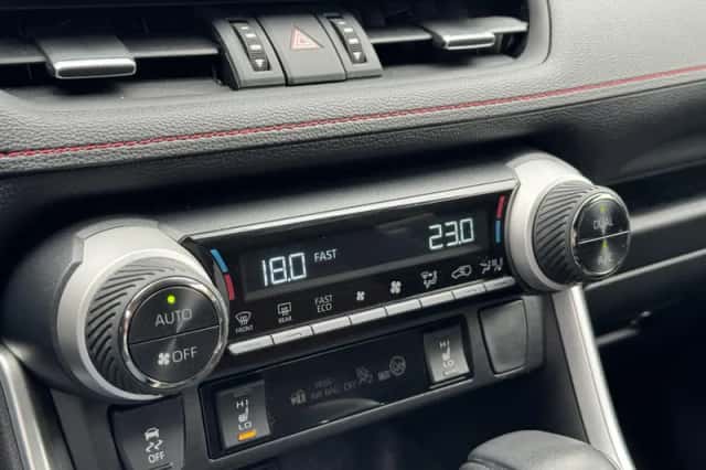 Toyota RAV4 (2024) thumbnail 29