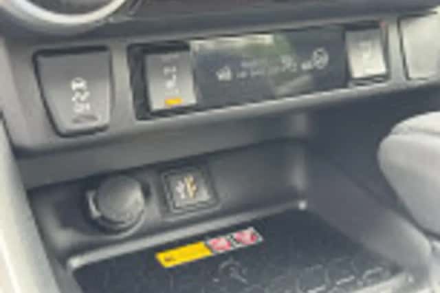 Toyota RAV4 (2024) thumbnail 54