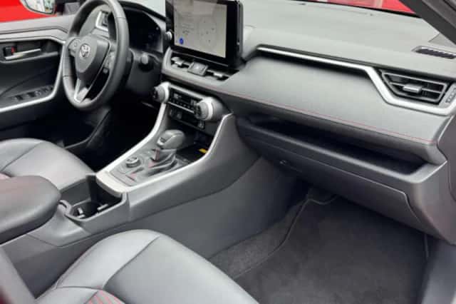Toyota RAV4 (2024) thumbnail 68