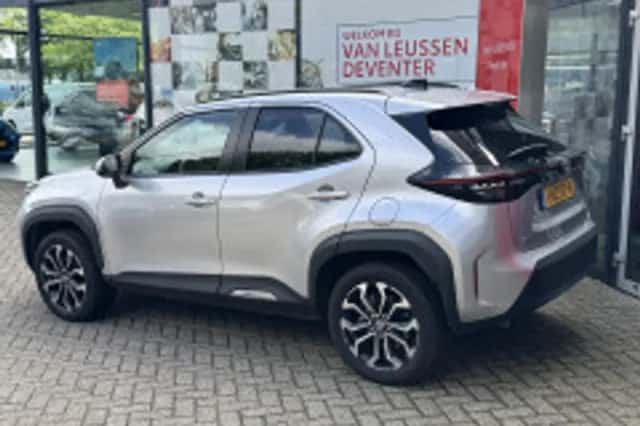 Toyota Yaris Cross (2025) thumbnail 3