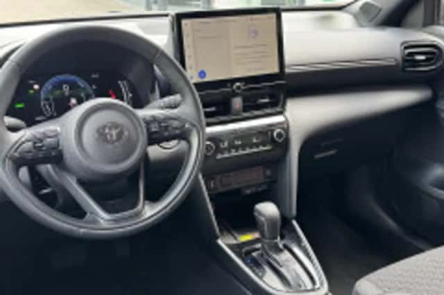 Toyota Yaris Cross (2025) thumbnail 4