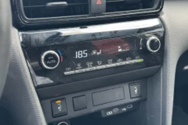 Toyota Yaris Cross (2025) thumbnail 6