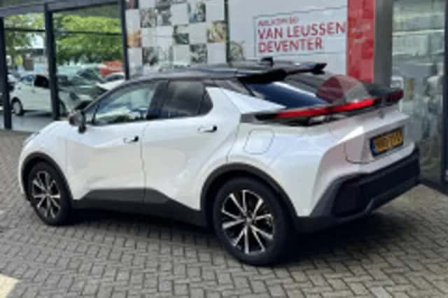 Toyota C hr (2025) thumbnail 3
