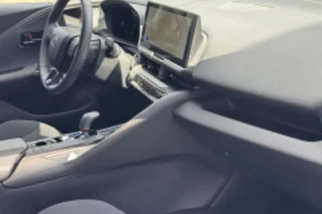 Toyota C hr (2025) thumbnail 4