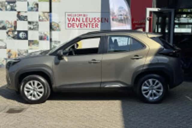 Toyota Yaris Cross (2025) thumbnail 3