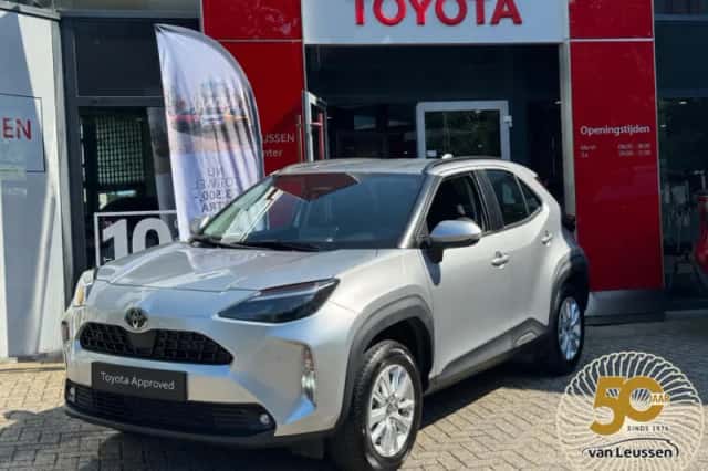 Toyota Yaris Cross (2025) thumbnail 1