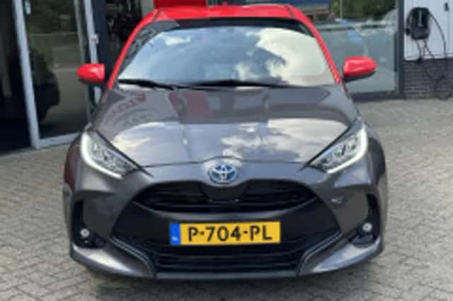 Toyota Yaris (2022) thumbnail 4