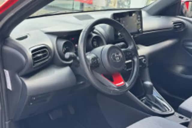 Toyota Yaris (2022) thumbnail 5