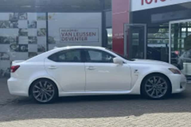 Lexus IS (2010) thumbnail 3
