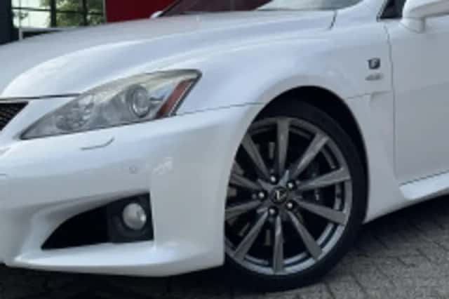 Lexus IS (2010) thumbnail 6