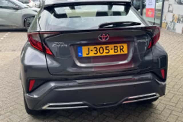 Toyota C hr (2020) thumbnail 5