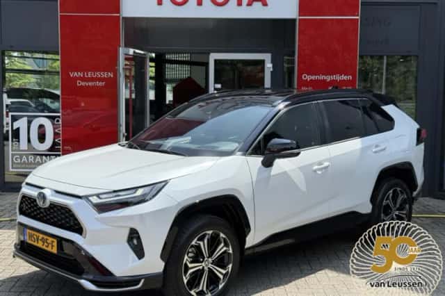Toyota RAV4 (2025) thumbnail 1