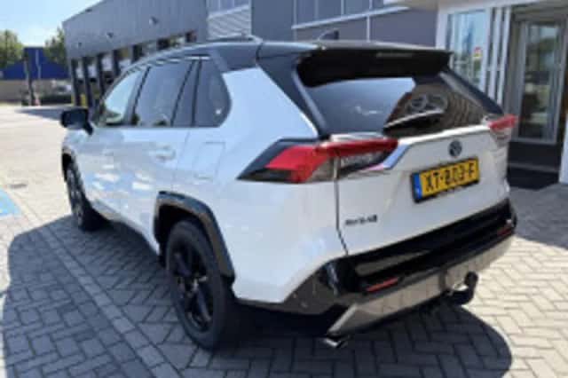 Toyota RAV4 (2019) thumbnail 5