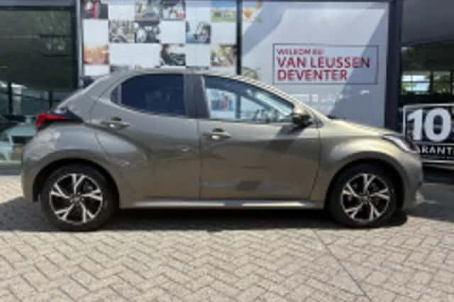 Toyota Yaris (2025) thumbnail 3