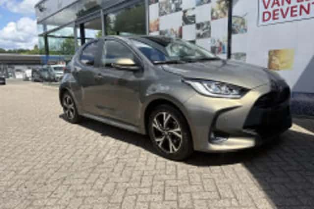 Toyota Yaris (2025) thumbnail 4