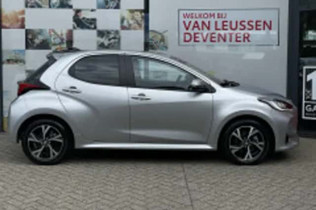 Toyota Yaris (2025) thumbnail 4