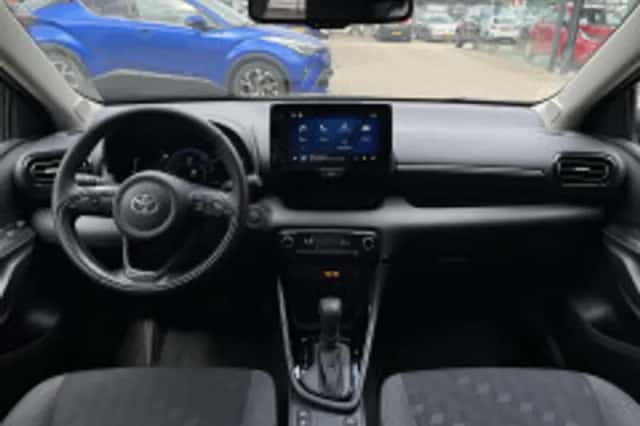 Toyota Yaris (2025) thumbnail 4