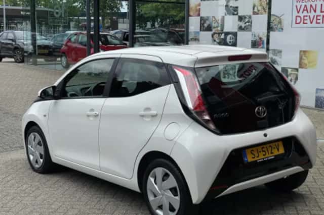 Toyota Aygo (2018) thumbnail 2
