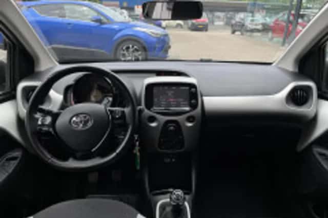 Toyota Aygo (2018) thumbnail 4