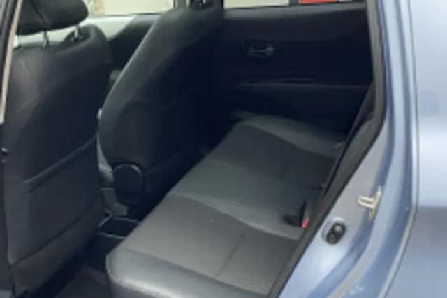 Toyota Yaris (2013) thumbnail 4