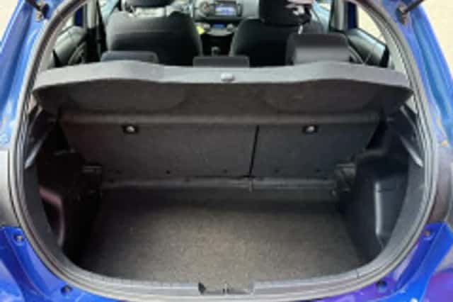 Toyota Yaris (2018) thumbnail 3