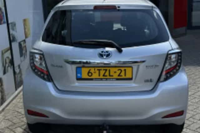 Toyota Yaris (2014) thumbnail 3