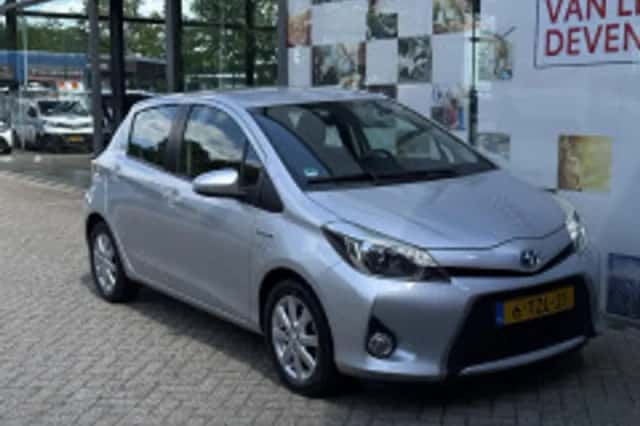 Toyota Yaris (2014) thumbnail 6