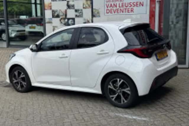 Toyota Yaris (2024) thumbnail 5