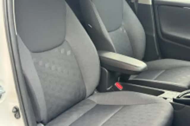 Toyota Yaris (2024) thumbnail 6