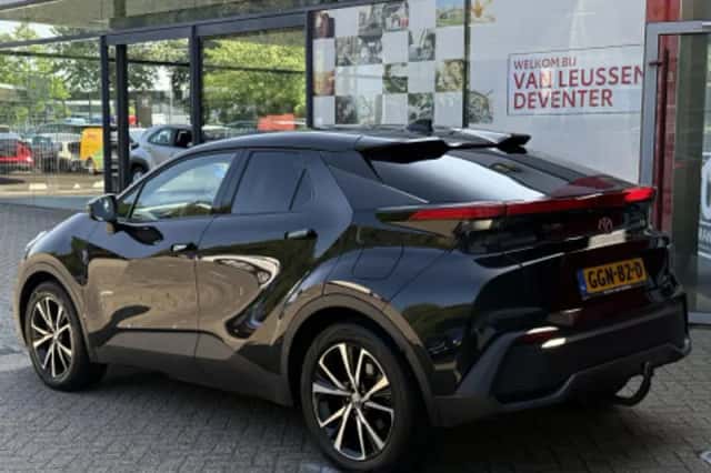 Toyota C hr (2024) thumbnail 2