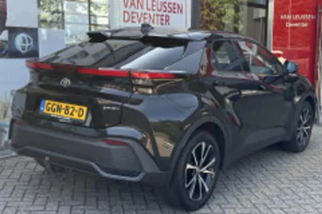 Toyota C hr (2024) thumbnail 3