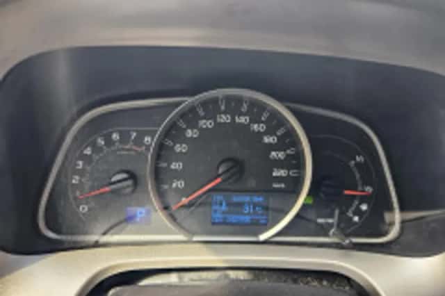 Toyota RAV4 (2015) thumbnail 5