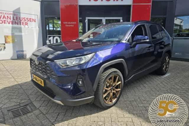 Toyota RAV4 (2023) thumbnail 1