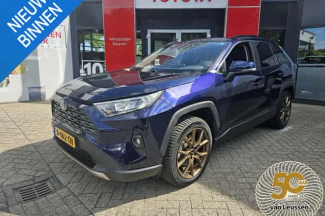 Toyota RAV4 (2023) thumbnail 1