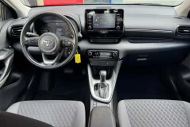 Toyota Yaris (2021) thumbnail 4
