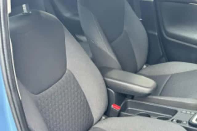 Toyota Yaris (2021) thumbnail 6