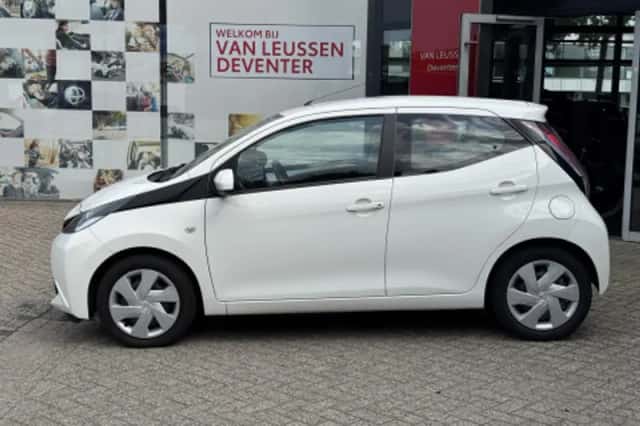 Toyota Aygo (2018) thumbnail 2