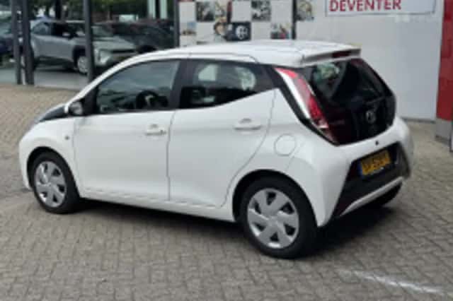 Toyota Aygo (2018) thumbnail 4
