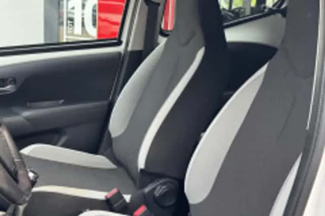 Toyota Aygo (2018) thumbnail 6